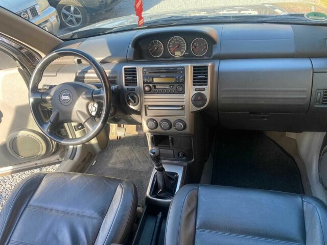 Сірий Ніссан ІксТрейл, об'ємом двигуна 2.2 л та пробігом 220 тис. км за 4100 $, фото 8 на Automoto.ua