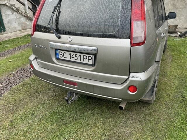 Серый Ниссан ИксТрейл, объемом двигателя 2.5 л и пробегом 299 тыс. км за 4600 $, фото 9 на Automoto.ua