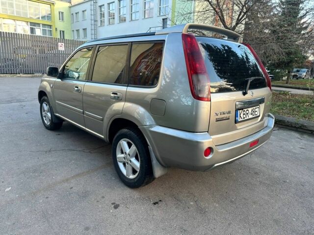 Серый Ниссан ИксТрейл, объемом двигателя 2.2 л и пробегом 319 тыс. км за 4000 $, фото 4 на Automoto.ua