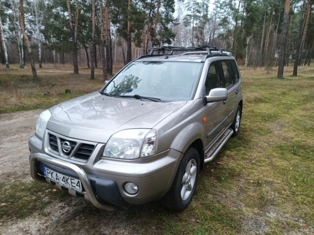 Серый Ниссан ИксТрейл, объемом двигателя 0 л и пробегом 245 тыс. км за 2900 $, фото 1 на Automoto.ua