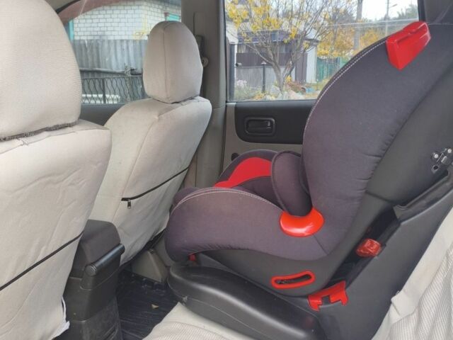 Серый Ниссан ИксТрейл, объемом двигателя 2 л и пробегом 297 тыс. км за 4500 $, фото 4 на Automoto.ua