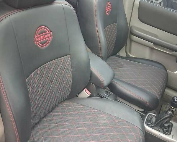 Серый Ниссан ИксТрейл, объемом двигателя 2.18 л и пробегом 273 тыс. км за 5800 $, фото 2 на Automoto.ua