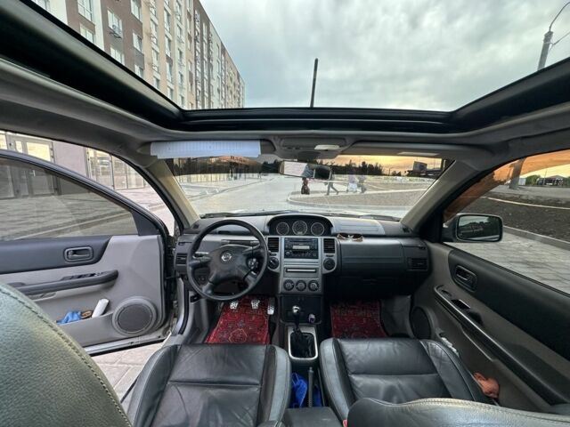 Серый Ниссан ИксТрейл, объемом двигателя 2 л и пробегом 160 тыс. км за 7000 $, фото 9 на Automoto.ua