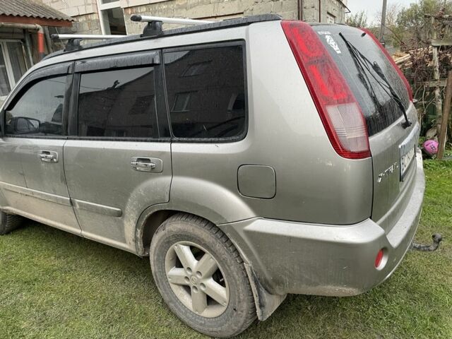 Серый Ниссан ИксТрейл, объемом двигателя 2.5 л и пробегом 299 тыс. км за 4600 $, фото 14 на Automoto.ua