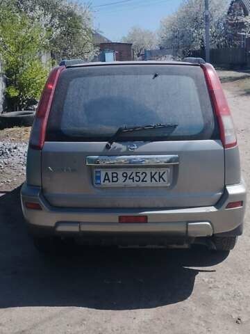 Серый Ниссан ИксТрейл, объемом двигателя 2 л и пробегом 380 тыс. км за 5000 $, фото 7 на Automoto.ua