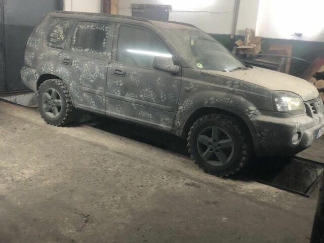 Серый Ниссан ИксТрейл, объемом двигателя 2.2 л и пробегом 220 тыс. км за 2800 $, фото 7 на Automoto.ua