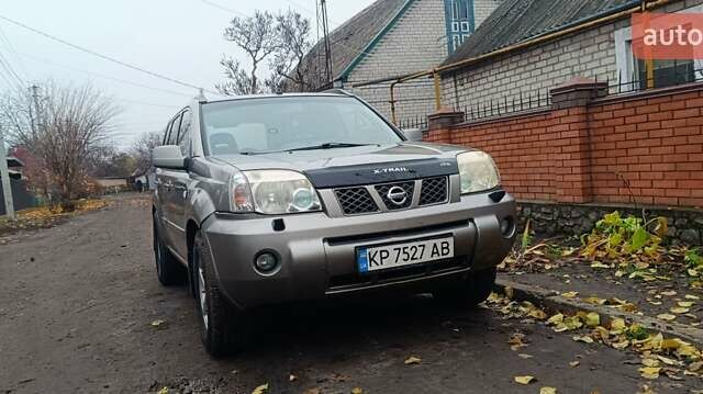 Серый Ниссан ИксТрейл, объемом двигателя 2.2 л и пробегом 230 тыс. км за 3300 $, фото 8 на Automoto.ua