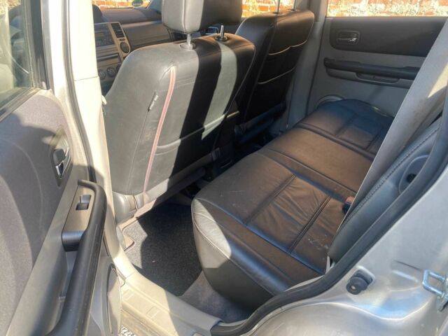 Сірий Ніссан ІксТрейл, об'ємом двигуна 2.2 л та пробігом 220 тис. км за 4100 $, фото 11 на Automoto.ua