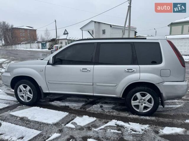 Сірий Ніссан ІксТрейл, об'ємом двигуна 2.18 л та пробігом 247 тис. км за 6800 $, фото 3 на Automoto.ua