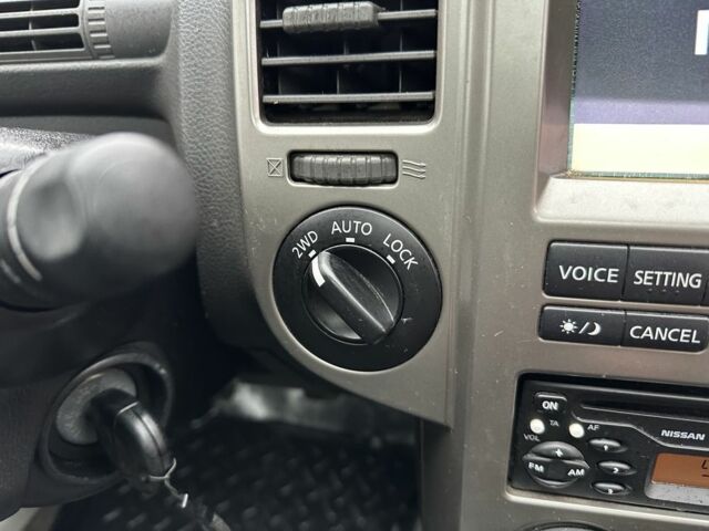 Сірий Ніссан ІксТрейл, об'ємом двигуна 2.2 л та пробігом 157 тис. км за 5900 $, фото 4 на Automoto.ua