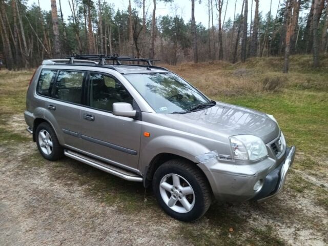 Серый Ниссан ИксТрейл, объемом двигателя 0 л и пробегом 245 тыс. км за 2900 $, фото 2 на Automoto.ua