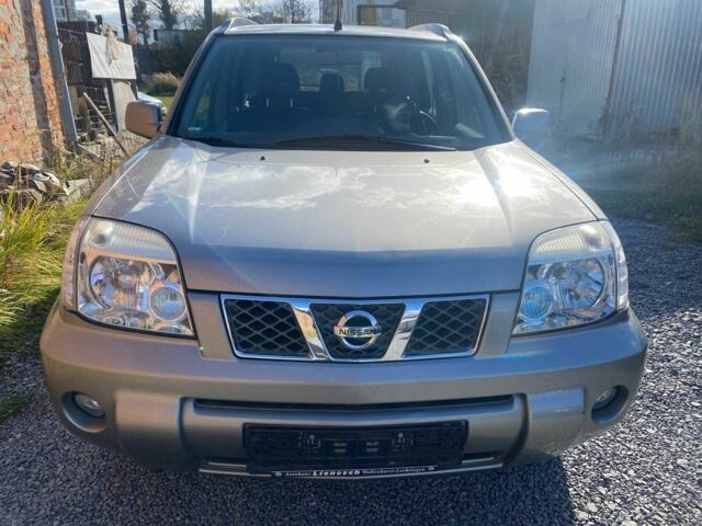 Сірий Ніссан ІксТрейл, об'ємом двигуна 2.2 л та пробігом 220 тис. км за 4100 $, фото 5 на Automoto.ua