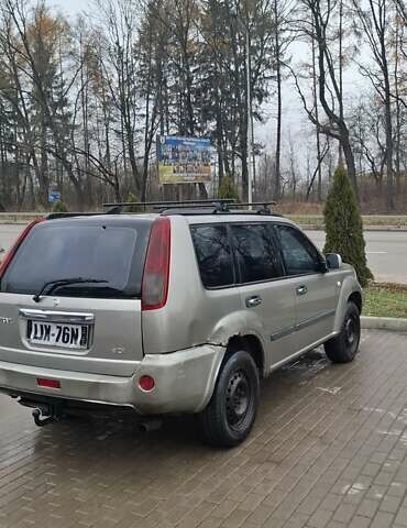 Сірий Ніссан ІксТрейл, об'ємом двигуна 2.2 л та пробігом 327 тис. км за 3071 $, фото 5 на Automoto.ua