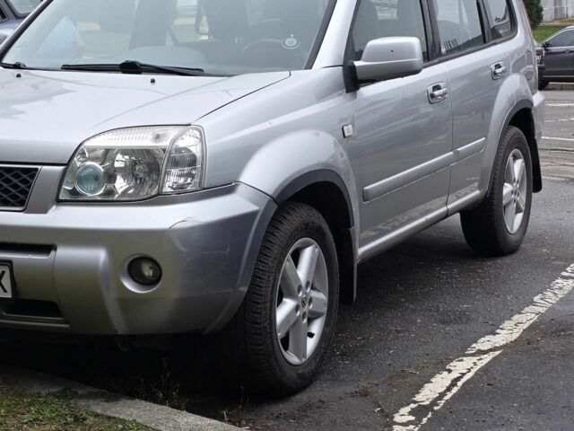 Серый Ниссан ИксТрейл, объемом двигателя 2.2 л и пробегом 260 тыс. км за 4199 $, фото 5 на Automoto.ua