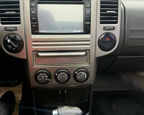 Серый Ниссан ИксТрейл, объемом двигателя 2.5 л и пробегом 265 тыс. км за 6000 $, фото 29 на Automoto.ua