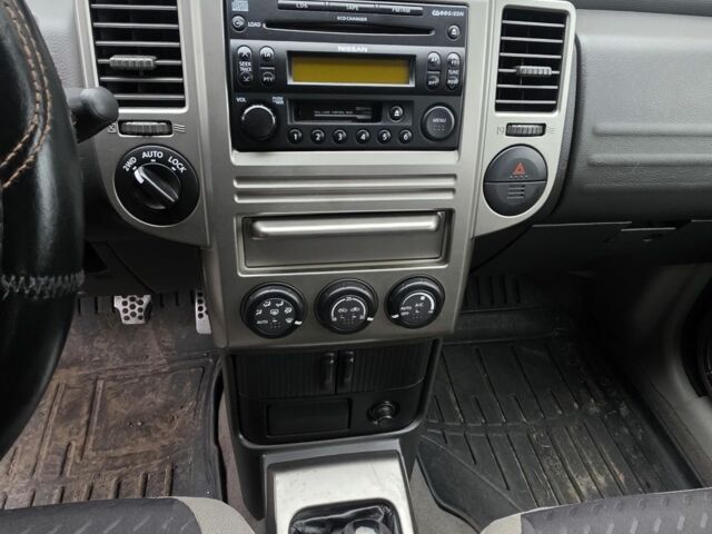 Серый Ниссан ИксТрейл, объемом двигателя 2.2 л и пробегом 260 тыс. км за 4199 $, фото 17 на Automoto.ua