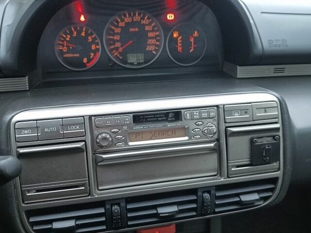 Серый Ниссан ИксТрейл, объемом двигателя 0 л и пробегом 245 тыс. км за 2900 $, фото 8 на Automoto.ua