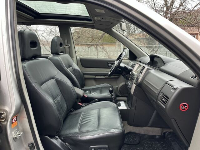 Сірий Ніссан ІксТрейл, об'ємом двигуна 2.2 л та пробігом 157 тис. км за 5900 $, фото 7 на Automoto.ua