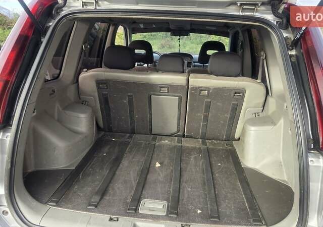 Серый Ниссан ИксТрейл, объемом двигателя 2.18 л и пробегом 337 тыс. км за 5950 $, фото 12 на Automoto.ua