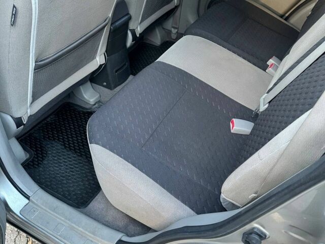 Серый Ниссан ИксТрейл, объемом двигателя 2.2 л и пробегом 319 тыс. км за 4000 $, фото 3 на Automoto.ua