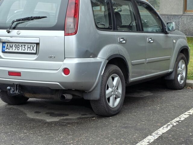 Серый Ниссан ИксТрейл, объемом двигателя 2.2 л и пробегом 260 тыс. км за 4199 $, фото 2 на Automoto.ua