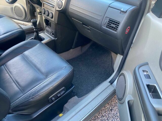 Сірий Ніссан ІксТрейл, об'ємом двигуна 2.2 л та пробігом 220 тис. км за 4100 $, фото 12 на Automoto.ua