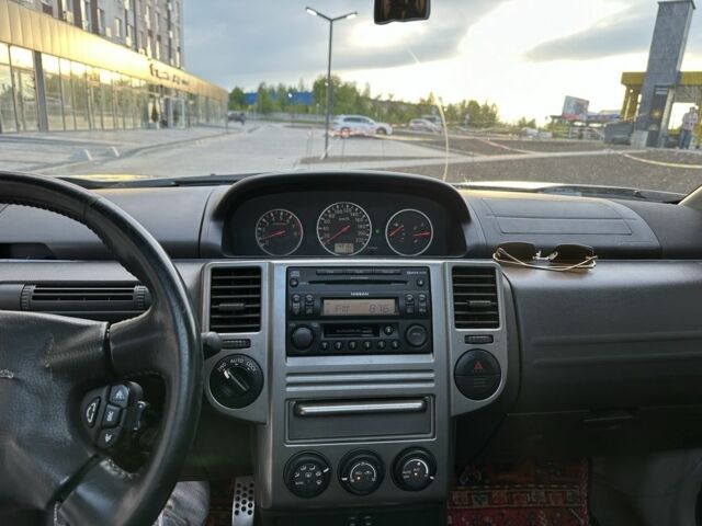 Серый Ниссан ИксТрейл, объемом двигателя 2 л и пробегом 160 тыс. км за 7000 $, фото 14 на Automoto.ua