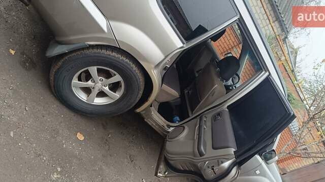 Серый Ниссан ИксТрейл, объемом двигателя 2.2 л и пробегом 230 тыс. км за 3300 $, фото 3 на Automoto.ua