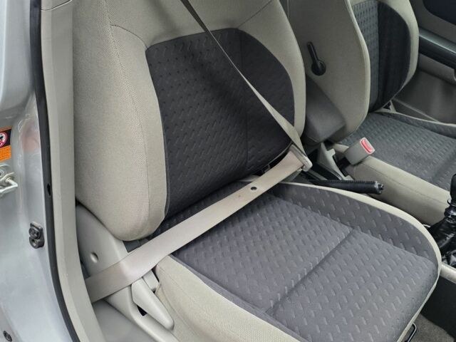 Серый Ниссан ИксТрейл, объемом двигателя 2.2 л и пробегом 260 тыс. км за 4199 $, фото 11 на Automoto.ua