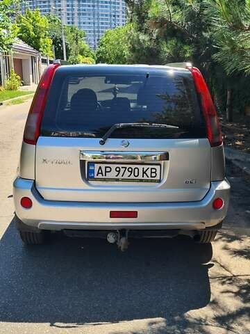 Серый Ниссан ИксТрейл, объемом двигателя 2.2 л и пробегом 380 тыс. км за 6300 $, фото 12 на Automoto.ua