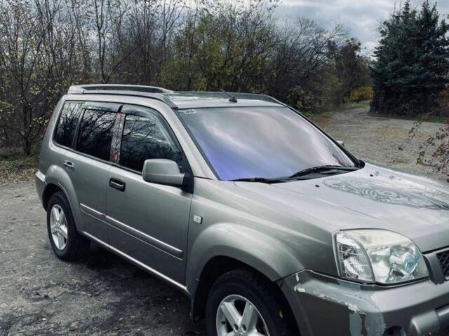 Серый Ниссан ИксТрейл, объемом двигателя 2.2 л и пробегом 298 тыс. км за 3300 $, фото 6 на Automoto.ua