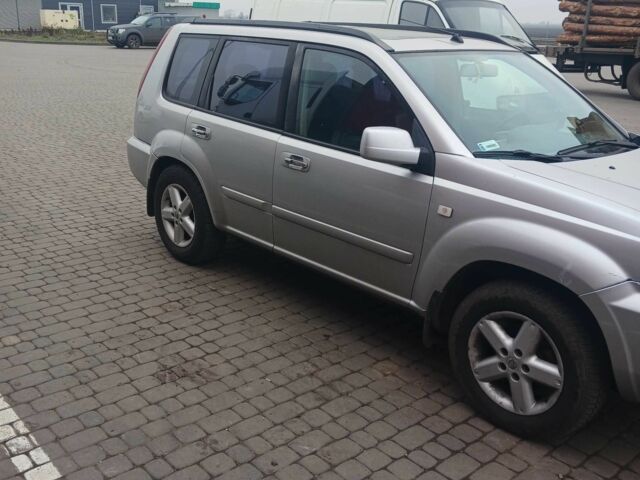 Серый Ниссан ИксТрейл, объемом двигателя 2.2 л и пробегом 260 тыс. км за 4300 $, фото 1 на Automoto.ua