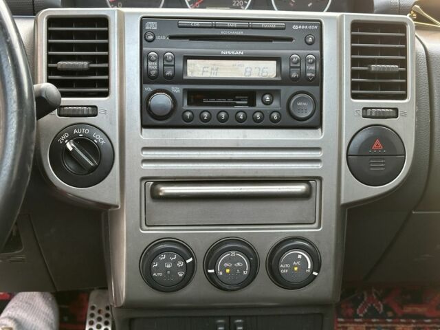 Серый Ниссан ИксТрейл, объемом двигателя 2 л и пробегом 160 тыс. км за 7000 $, фото 20 на Automoto.ua