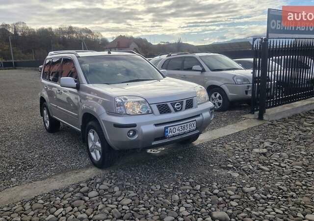 Серый Ниссан ИксТрейл, объемом двигателя 2.18 л и пробегом 337 тыс. км за 5950 $, фото 4 на Automoto.ua