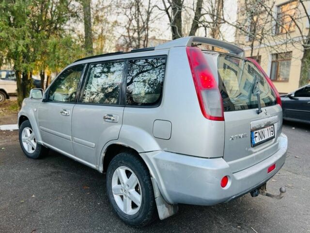 Серый Ниссан ИксТрейл, объемом двигателя 2.2 л и пробегом 100 тыс. км за 3450 $, фото 5 на Automoto.ua