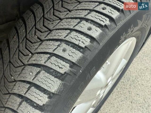 Серый Ниссан ИксТрейл, объемом двигателя 2.5 л и пробегом 265 тыс. км за 6000 $, фото 27 на Automoto.ua