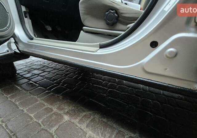 Серый Ниссан ИксТрейл, объемом двигателя 2.2 л и пробегом 490 тыс. км за 6000 $, фото 13 на Automoto.ua