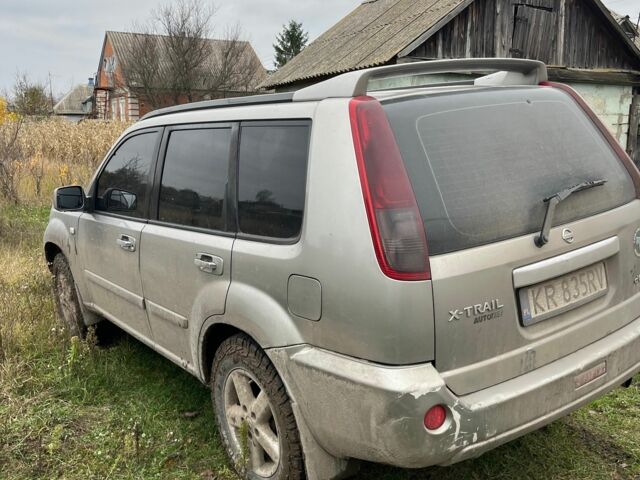 Серый Ниссан ИксТрейл, объемом двигателя 2.2 л и пробегом 350 тыс. км за 2300 $, фото 3 на Automoto.ua