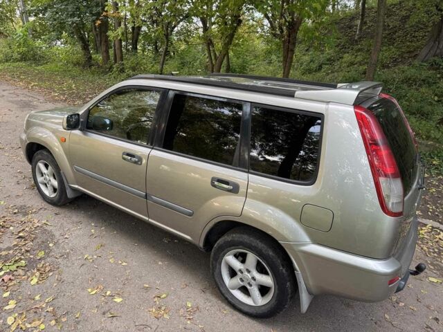 Серый Ниссан ИксТрейл, объемом двигателя 2.2 л и пробегом 240 тыс. км за 3100 $, фото 9 на Automoto.ua