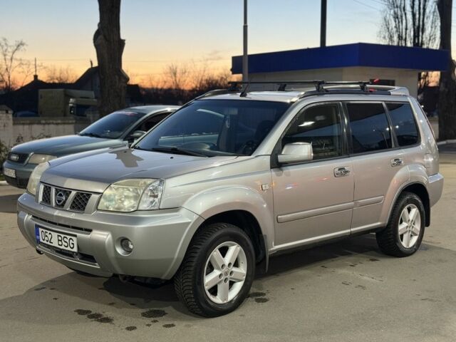 Серый Ниссан ИксТрейл, объемом двигателя 2.2 л и пробегом 100 тыс. км за 3950 $, фото 1 на Automoto.ua