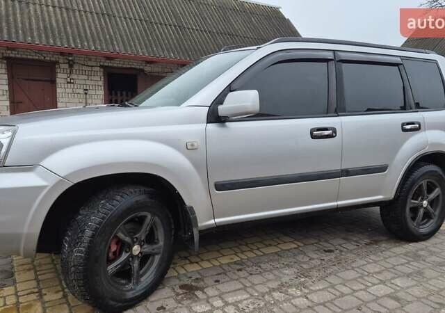 Серый Ниссан ИксТрейл, объемом двигателя 2.2 л и пробегом 490 тыс. км за 6000 $, фото 17 на Automoto.ua