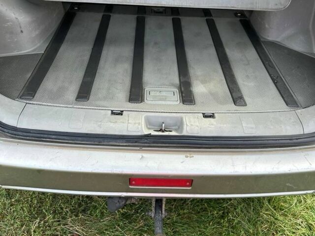 Серый Ниссан ИксТрейл, объемом двигателя 2.2 л и пробегом 370 тыс. км за 3500 $, фото 5 на Automoto.ua