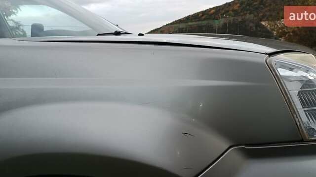 Серый Ниссан ИксТрейл, объемом двигателя 2.2 л и пробегом 350 тыс. км за 3400 $, фото 2 на Automoto.ua