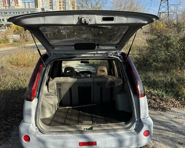 Серый Ниссан ИксТрейл, объемом двигателя 2.18 л и пробегом 320 тыс. км за 4900 $, фото 7 на Automoto.ua