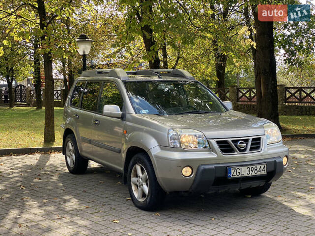 Сірий Ніссан ІксТрейл, об'ємом двигуна 2.2 л та пробігом 300 тис. км за 3350 $, фото 8 на Automoto.ua
