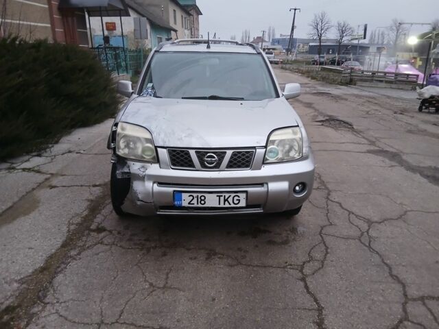 Сірий Ніссан ІксТрейл, об'ємом двигуна 0 л та пробігом 200 тис. км за 2300 $, фото 1 на Automoto.ua