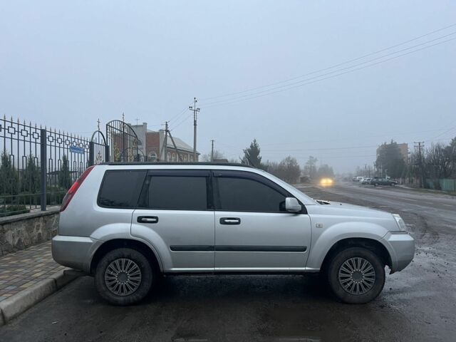 Сірий Ніссан ІксТрейл, об'ємом двигуна 0 л та пробігом 290 тис. км за 5700 $, фото 5 на Automoto.ua