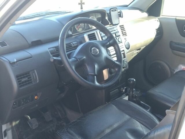 Ниссан ИксТрейл 2005 в Белой Церкве на Automoto.ua Серый Ниссан ИксТрейл, объемом двигателя 2 л и пробегом 310 тыс. км за 2856 $, фото 5 на Automoto.ua