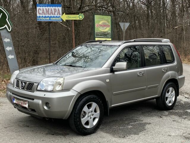 Серый Ниссан ИксТрейл, объемом двигателя 2.2 л и пробегом 290 тыс. км за 3750 $, фото 1 на Automoto.ua