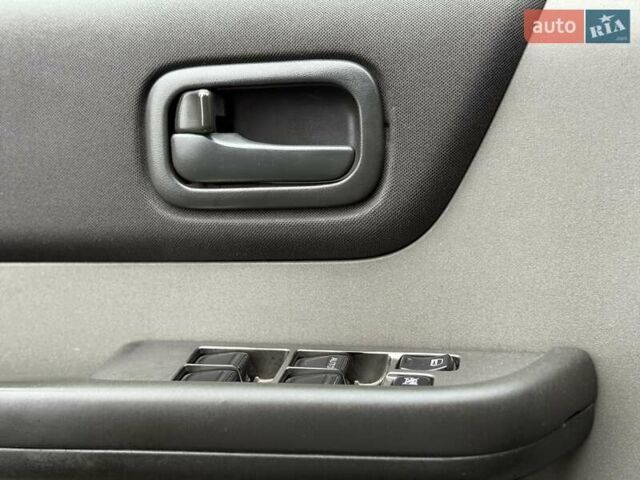 Серый Ниссан ИксТрейл, объемом двигателя 2.18 л и пробегом 280 тыс. км за 5850 $, фото 50 на Automoto.ua